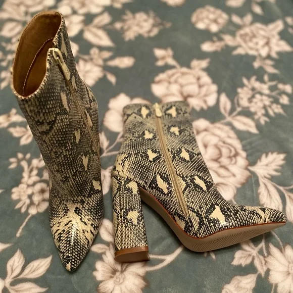 Booties - Picture 4 of 4